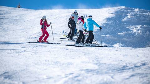 Jillian Vogtli hosting a womens ski clinic at Deer Valley.