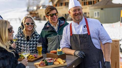 Guests enjoying apres at Chute Eleven