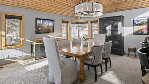 Dining room in 2060 Solamere lodging property