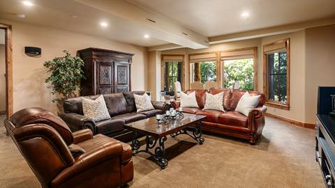 3630 Sun Ridge family room.