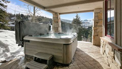 Private hot tub in Deer Valley's rental home Bellemont 5 