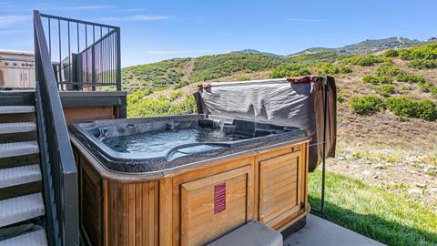 Deer Valley lodging property SkyRidge 11171 private hot tub 