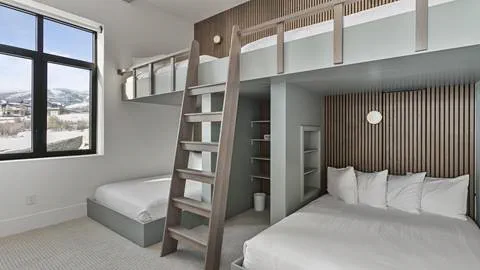 Bedroom with two bunk beds in Deer Valley's luxury vacation rental SkyRidge 11494.