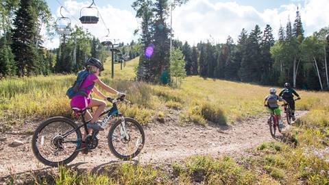 Kids mountain biking with Deer Valley bike coach.